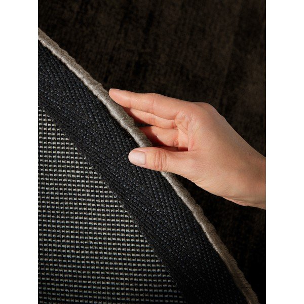 Tappeto rotondo marrone in viscosa tessuto a mano ø 120 cm Noemi – Vikosa-image-4