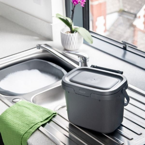 Contenitore nero per rifiuti compostabili 2,5 l - Addis-image-3