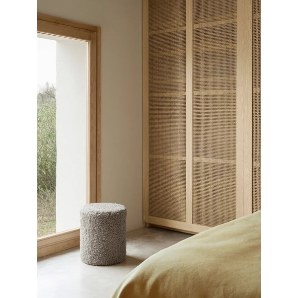 Poggiapiedi grigio con rivestimento in bouclé Teddy – Blomus-image-4