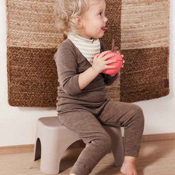 Tazza per bambini rossa in silicone Apple – OYOY Mini-image-2