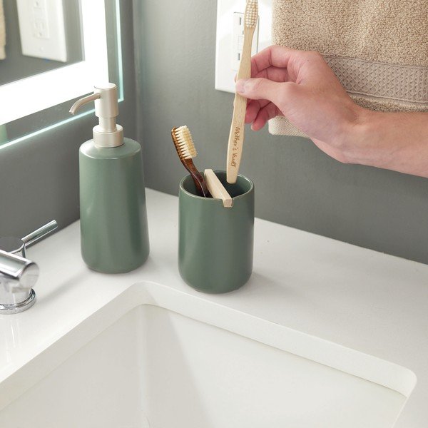 Tazza in ceramica verde per spazzolini da denti Eco Vanity - iDesign-image-1
