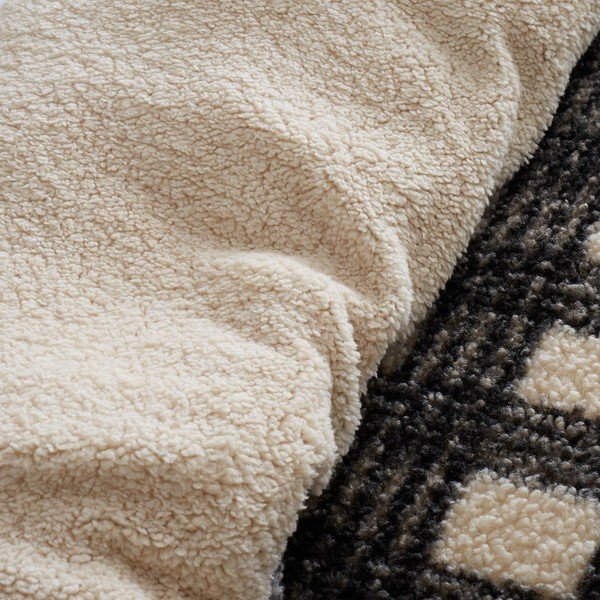 Biancheria da letto matrimoniale in micropile nero e crema 200x200 cm Cosy Borg Sherpa - Catherine Lansfield-image-4