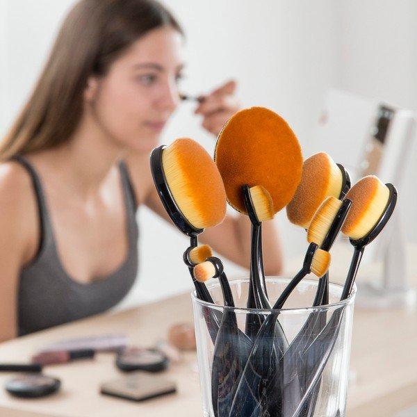 Set di 11 pennelli cosmetici ovali in scatola di custodia - InnovaGoods