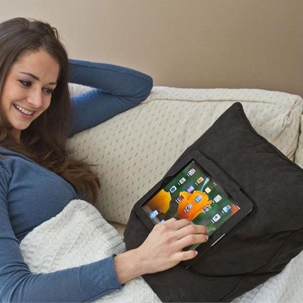Hnědý polštář s držákem na iPad InnovaGoods-image-1