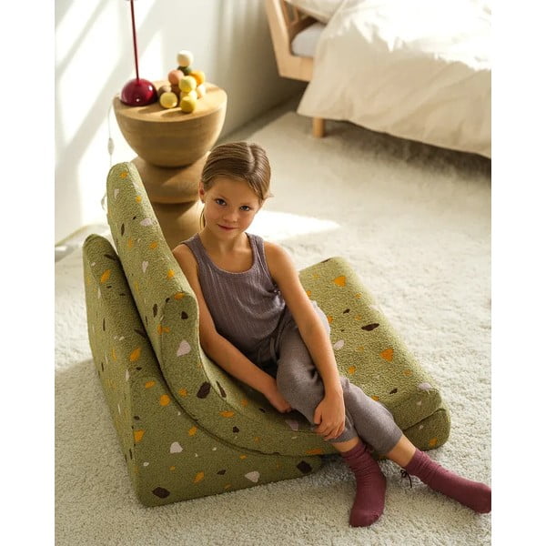 Poltrona per bambini verde con rivestimento in bouclé e ciniglia Terrazzo Moon – Wigiwama-image-3