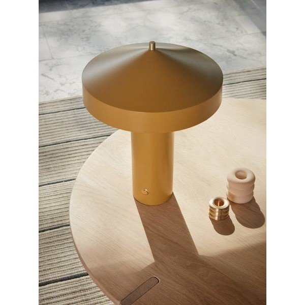 Lampada da tavolo giallo ocra in metallo (altezza totale 41 cm) Hatto – OYOY Living Design-image-2