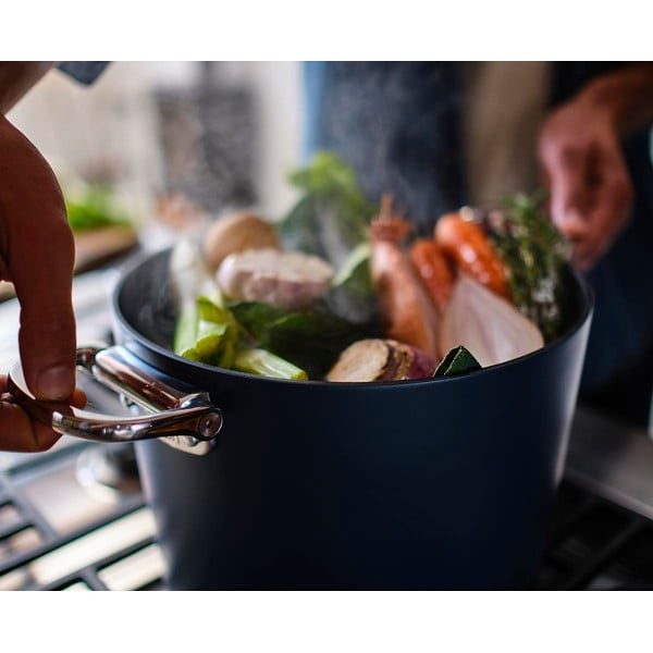 Pentola con coperchio incluso/con superficie in ceramica adatta all'induzione Space – Joseph Joseph-image-3