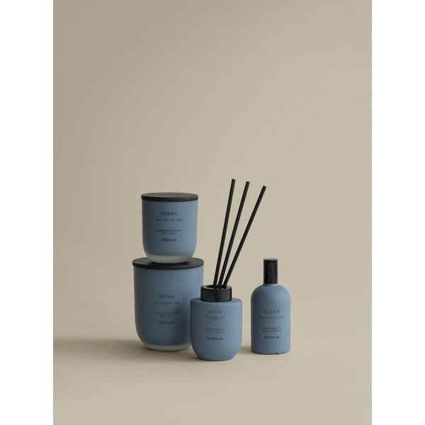 Candela in cera di soia profumata tempo di combustione 35 h Tuoksu Ocean – Blomus-image-1