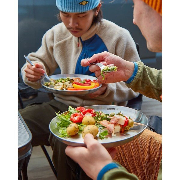 Set di piatti argentati in acciaio inox 4 pz ø 25,5 cm – Black + Blum-image-2