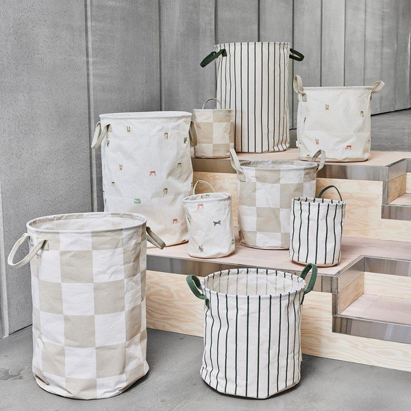 Cesta per il bucato beige/color crema in tessuto Chess – OYOY Living Design-image-1