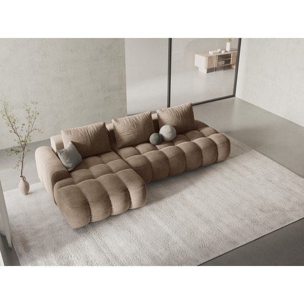 Divano angolare marrone chiaro allungabile/con contenitore (con penisola a sinistra/con chaise lounge) con rivestimento in velluto Linz – Cosmopolitan Design-image-1