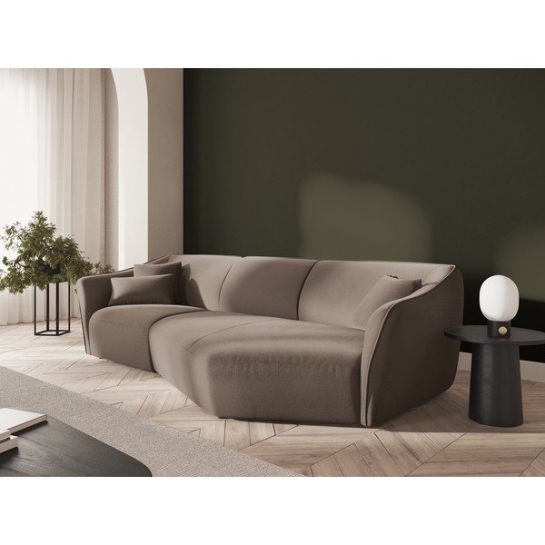 Divano con penisola marrone con rivestimento in velluto Tokyo – Cosmopolitan Design-image-1