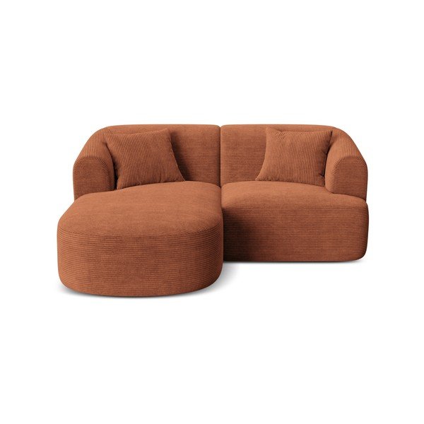 Divano angolare color terracotta (con penisola a sinistra/con chaise lounge) con rivestimento in velluto a coste Campi – Cosmopolitan Design