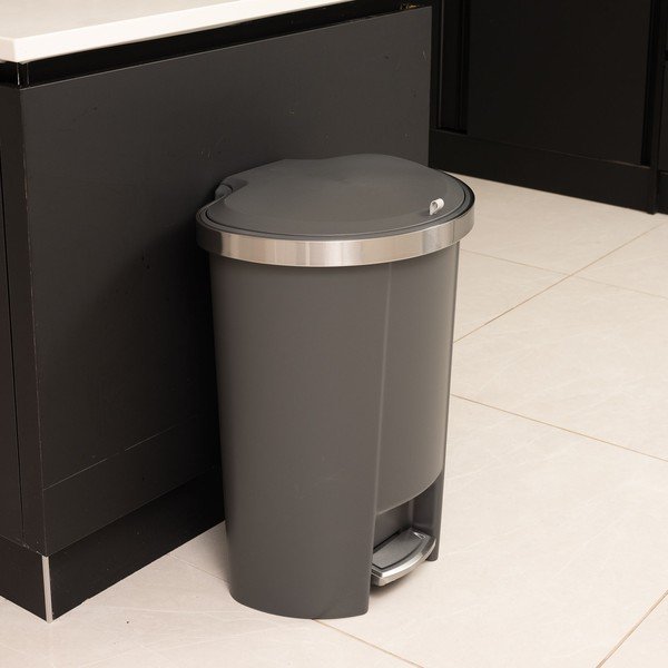 Cestino per la spazzatura in plastica grigio con pedale 50 l – Addis-image-2