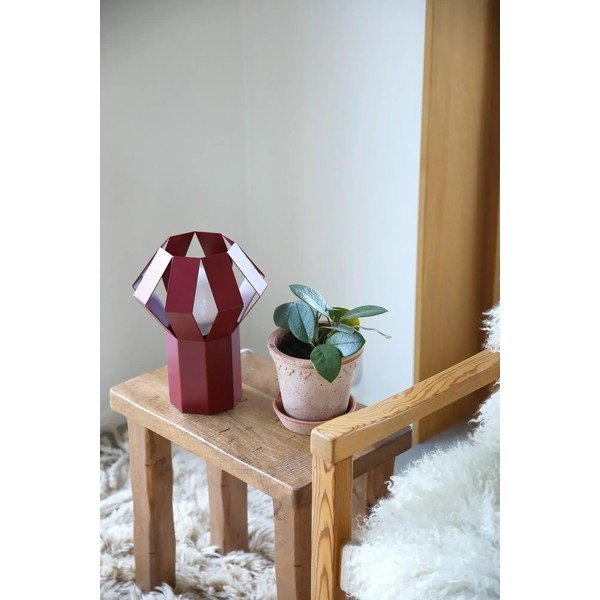 Lampada da tavolo rossa in metallo con paralume in metallo (altezza totale 27 cm) Octa – Markslöjd-image-2