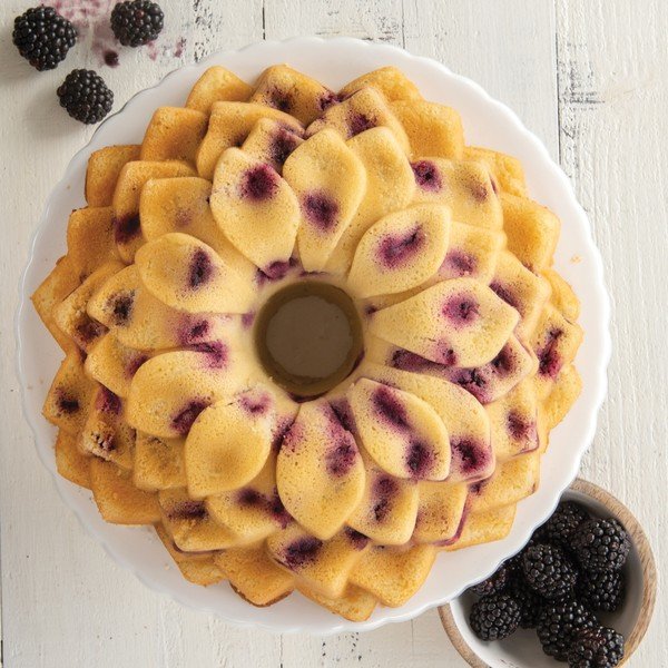 Stampo per dolci in rame, 2,4 l Blossom - Nordic Ware-image-3