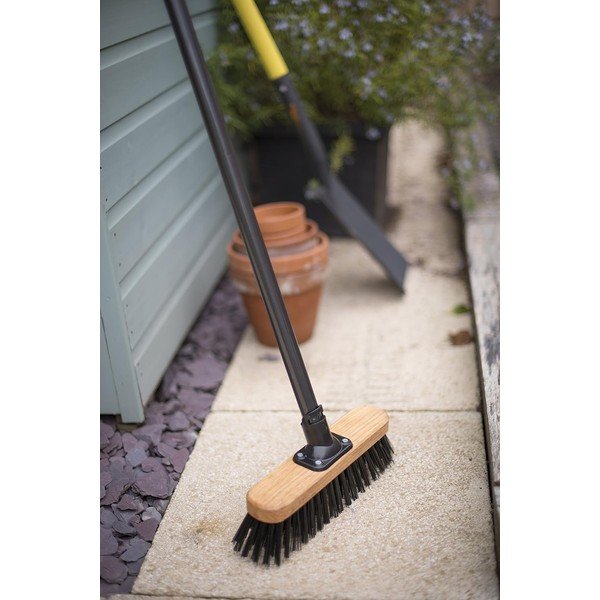 Elementi essenziali della scopa nera - Addis-image-2