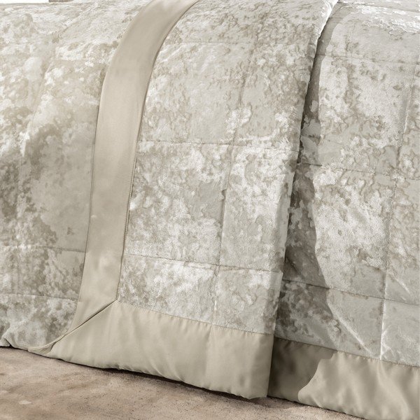 Copriletto trapuntato in velluto beige per letto matrimoniale 220x220 cm Crushed - Catherine Lansfield-image-3