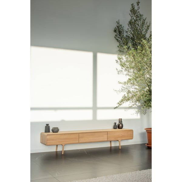 Cassettiera TV in rovere massiccio con 3 cassetti Fawn - Gazzda-image-1