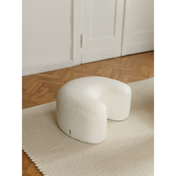 Poggiapiedi beige con rivestimento in bouclé Ü – noo.ma-image-3