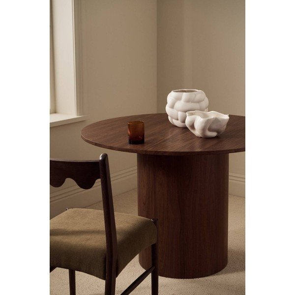 Tavolo da pranzo rotondo con effetto noce ø 110 cm Week – Ellos Home-image-1