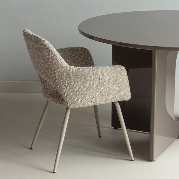 Sedia da pranzo beige imbottito con braccioli 2 pz Jenny – WOOOD-image-1