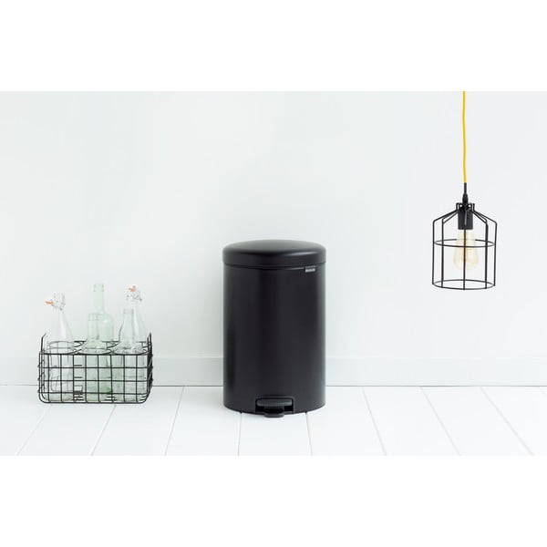 Cestino per la spazzatura nero opaco in acciaio con pedale 20 l NewIcon – Brabantia-image-3