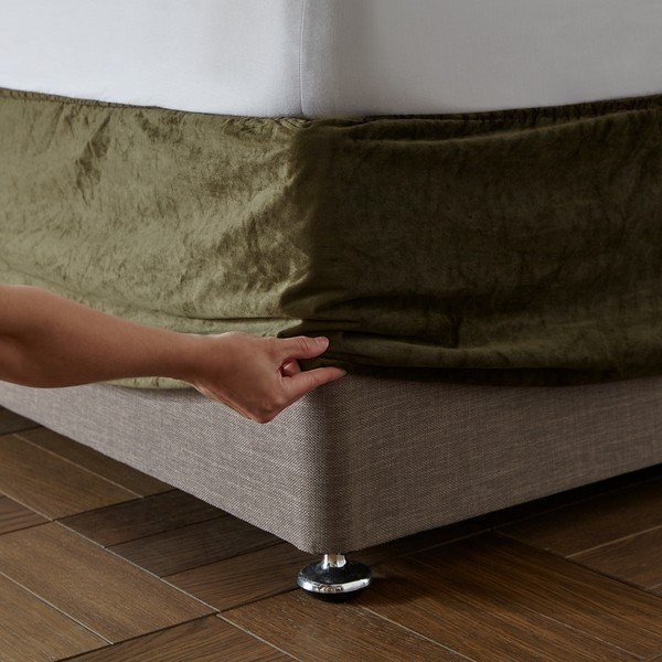 Coprirete in velluto elasticizzato kaki 137x198 cm Kingsley - Catherine Lansfield-image-1