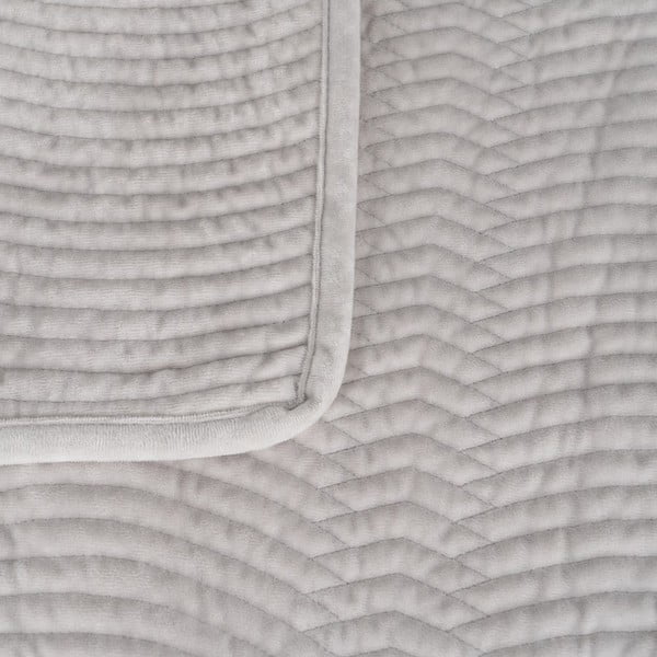 Copriletto color crema in velluto con rivestimento trapuntato 180x260 cm – Ixia-image-1