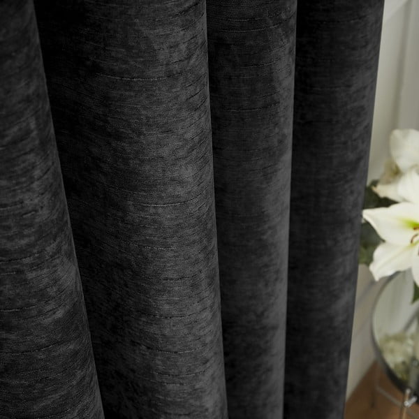 Tende in set termoisolanti nere in ciniglia 2 pz 117x183 cm Selene Luxury Chenille – Hyperion-image-3