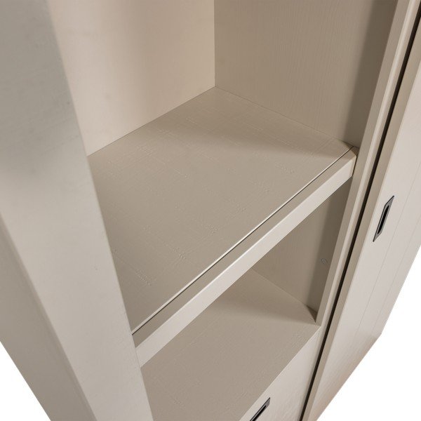 Armadietto greige in pino massiccio con porte scorrevoli 122x230x37 cm Slide – vtwonen-image-4