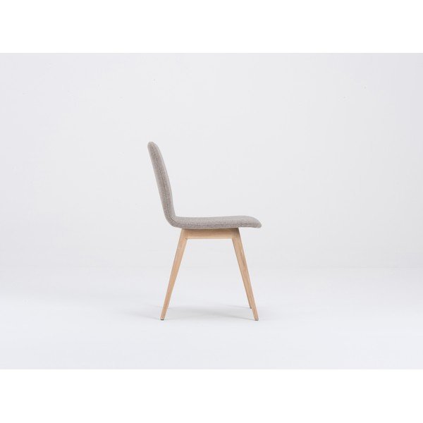 Sedia da pranzo beige con base in legno di quercia Ena - Gazzda-image-3