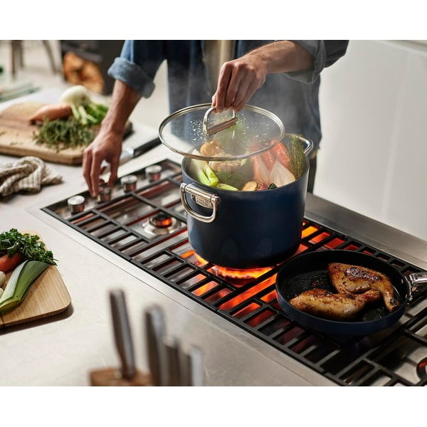 Pentola con coperchio incluso/con superficie in ceramica adatta all'induzione Space – Joseph Joseph-image-1