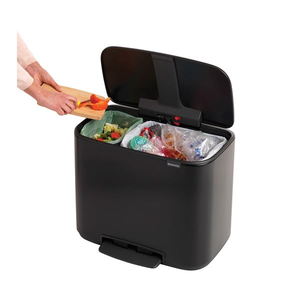 Cestino per la spazzatura in acciaio in nero opaco per raccolta differenziata/con pedale 34 l Bo – Brabantia-image-1