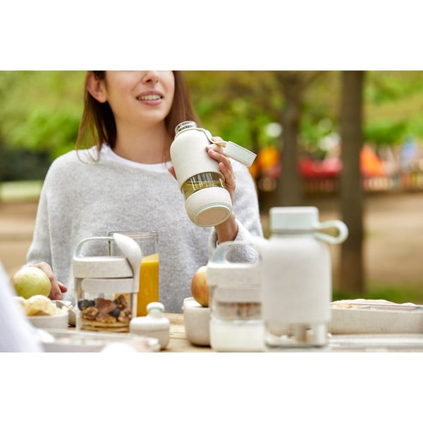 Bottiglia bottiglia da viaggio color crema in vetro 500 ml To Go Organic – Lékué-image-3