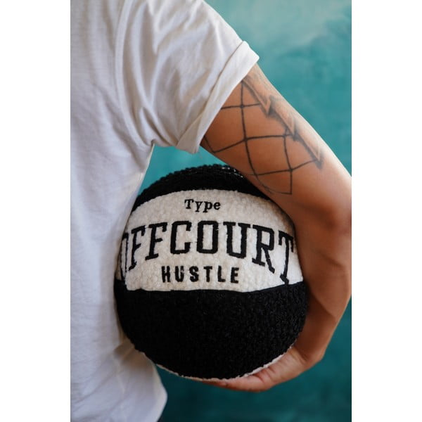 Cuscino decorativo in bouclé ø 25 cm Basketball – Mioli Decor-image-2