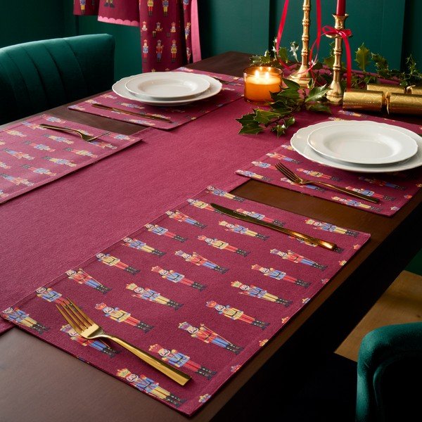 Tovaglietta in cotone a tema natalizio 46x30 cm Christmas Nutcracker – Catherine Lansfield-image-1