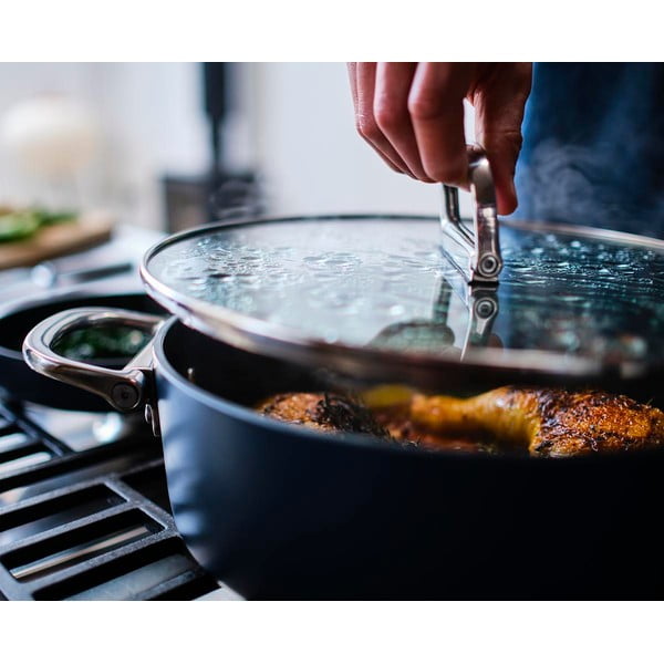 Casseruola con coperchio incluso/con superficie in ceramica adatta all'induzione Space – Joseph Joseph-image-3