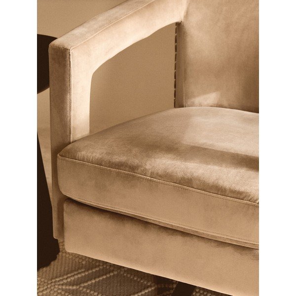 Poltrona marrone chiaro girevole con rivestimento in velluto Hestia – Premier Housewares-image-4