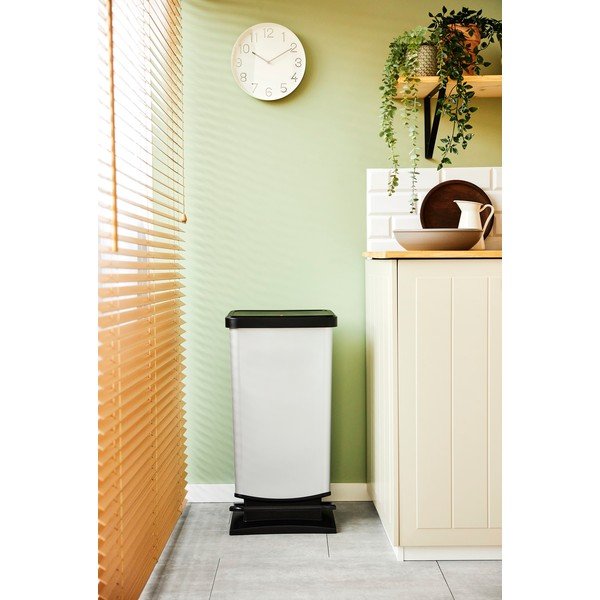 Cestino per la spazzatura argentato in plastica con pedale 40 l Paso – Rotho-image-1