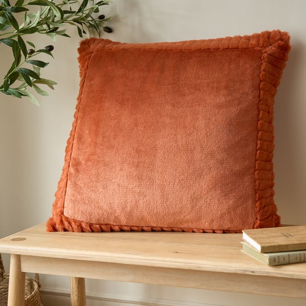 Cuscino decorativo in micropile 55x55 cm Velvet and Faux Fur – Catherine Lansfield-image-1