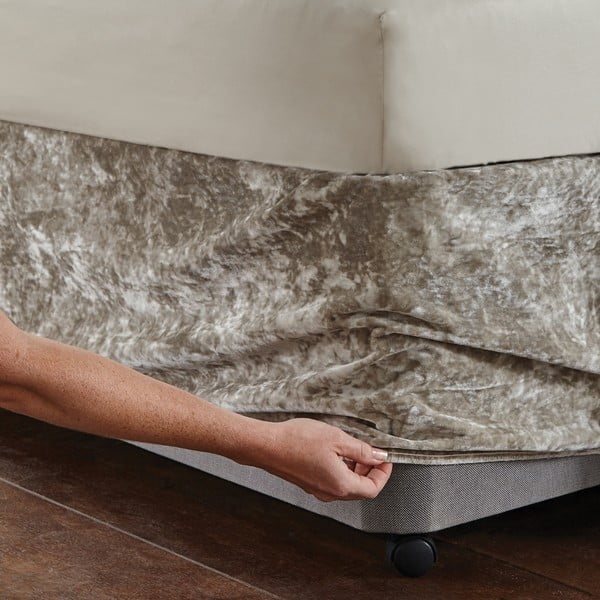Rivestimento per struttura letto in velluto elasticizzato beige 137x198 cm Crushed Velvet - Catherine Lansfield-image-1