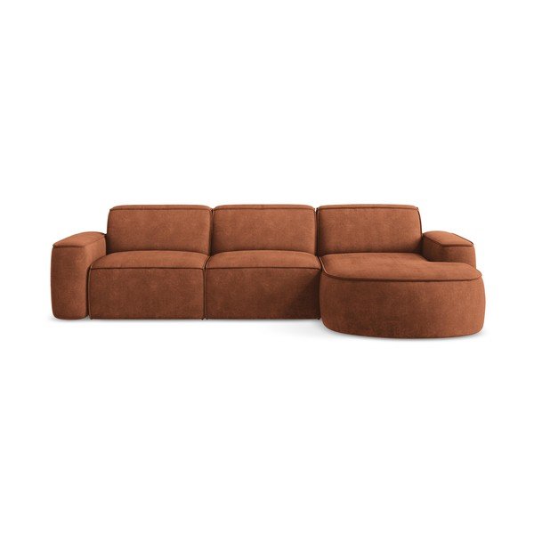 Divano angolare color terracotta (con penisola a destra/con chaise lounge) con rivestimento in ciniglia Omao – Makamii