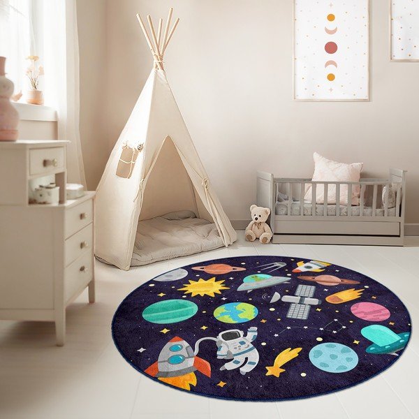 Tappeto da gioco per bambini blu scuro lavabile ø150 cm Into The Space – Mila Home-image-1