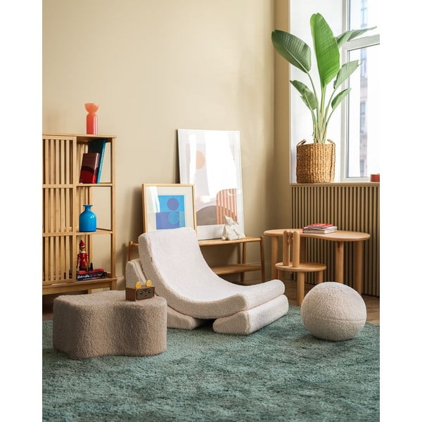 Pouf per bambini marrone chiaro con rivestimento in bouclé Cloud – Wigiwama-image-3