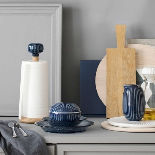 Portasciugamani in legno di quercia con dettagli in porcellana blu scuro Hammershoi Hammershøi - Kähler Design-image-1
