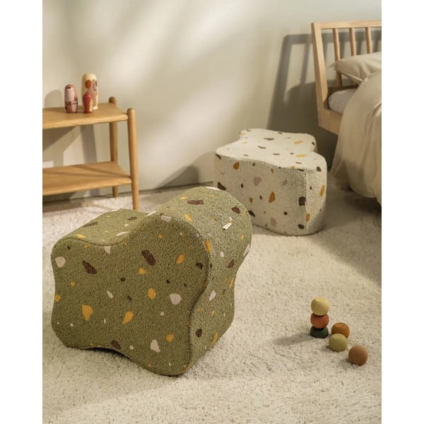 Pouf per bambini verde con rivestimento in bouclé e ciniglia Terrazzo Cloud – Wigiwama-image-3