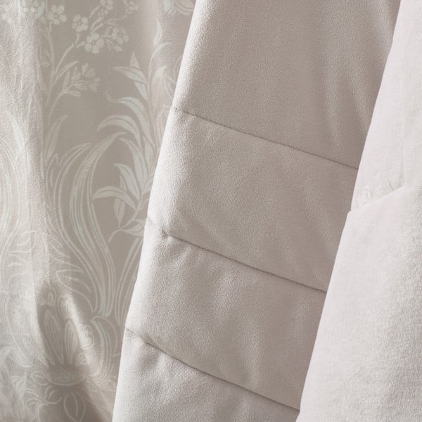 Copriletto color crema in velluto con rivestimento trapuntato 220x230 cm Bridgerton Regal Velvet – Catherine Lansfield-image-3