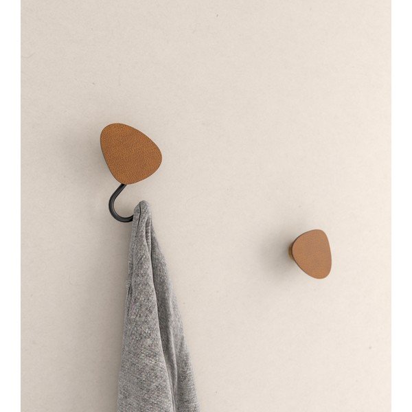 Gancio da parete marrone cognac in acciaio Dot S Bull – LIND DNA-image-1