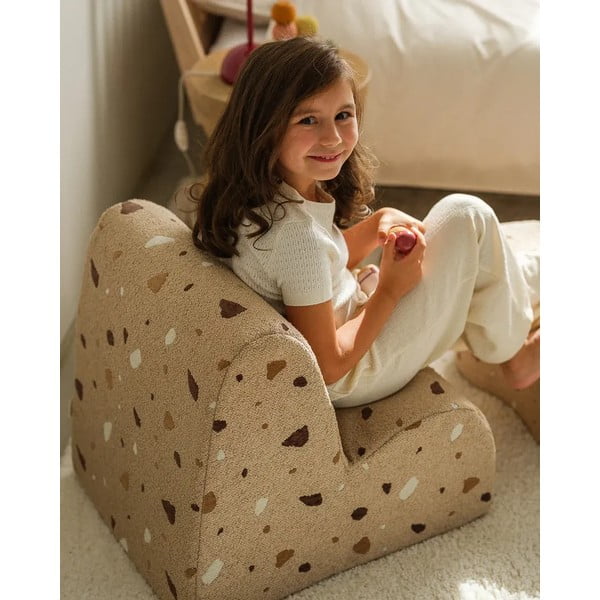 Poltrona per bambini marrone chiaro con rivestimento in bouclé e ciniglia Terrazzo Cloud – Wigiwama-image-2
